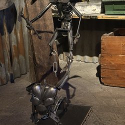 Ripley's Believe It or Not - Scrap art