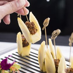 Noi Thai Cuisine - Galloping Horses (Ma Hor)