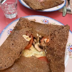 La Crêperie Bretonne - Tomato mushroom swiss crepe