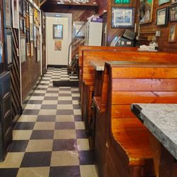 Hub Stacey's - Indoor seating