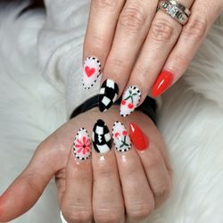 Nail Lounge