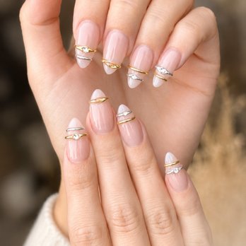 TD Nail Spa - Dainty details & mixed metals. #tdnailbar_stl #nailart #nailinspo #nails #minimalist - Nail Salons Near Me - St Louis, Missouri TD Nail Spa - Dainty details & mixed metals. #tdnailbar_stl #nailart #nailinspo #nails #minimalist - Nail Salons Near Me - St Louis, Missouri