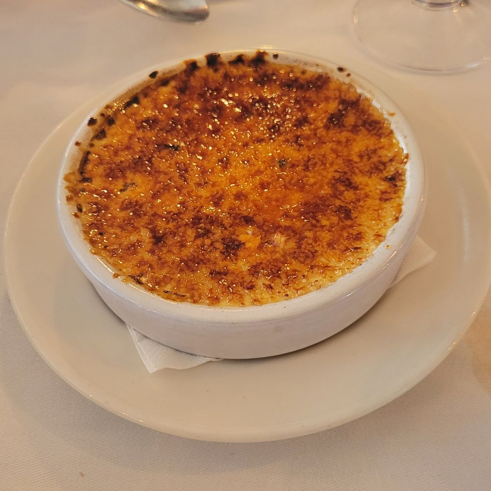 Le Pierrot - Crem brulee - French Near Me - Paris, 75 Le Pierrot - Crem brulee - French Near Me - Paris, 75