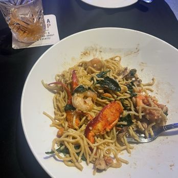 Yard House - Garlic Lobster Noodles - New American Near Me - Orlando, Florida Yard House - Garlic Lobster Noodles - New American Near Me - Orlando, Florida