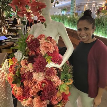 Hugo's Invitados - Indoors decor - Seafood Near Me - Irving, Texas