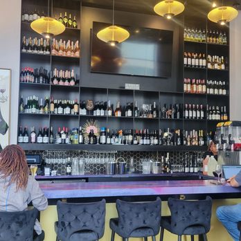 Vno At The Harbor - Inside bar area - Wine Bars Near Me - NATIONAL HARBOR, Maryland Vno At The Harbor - Inside bar area - Wine Bars Near Me - NATIONAL HARBOR, Maryland