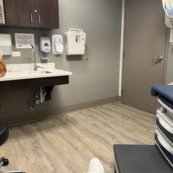 UMC Quick Care - Peccole Ranch - Waiting room is neat and clean