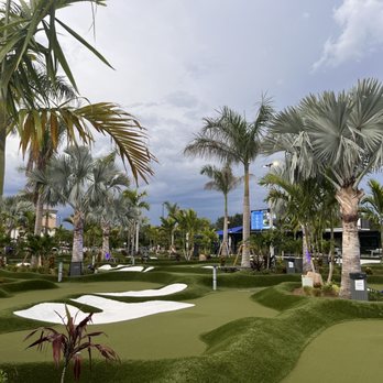 PopStroke - Black course - Mini Golf Near Me - Orlando, Florida PopStroke - Black course - Mini Golf Near Me - Orlando, Florida