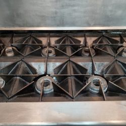 Bay Area's Cleaning Team - Deep clean stove and oven (After)