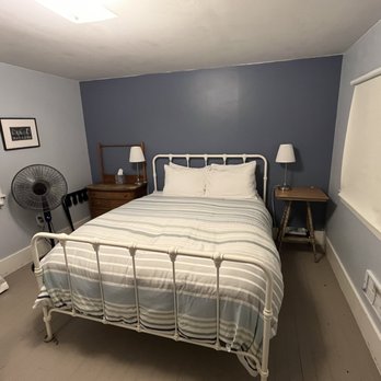 Chevy Chase Beach Cabins - Hotels Near Me - Port Townsend, Washington