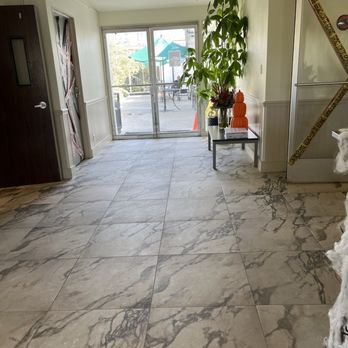The Earlwood - Nice and clean walkways for the patients to walk by easily, holiday decorations. - Skilled Nursing Near Me - Torrance, California The Earlwood - Nice and clean walkways for the patients to walk by easily, holiday decorations. - Skilled Nursing Near Me - Torrance, California
