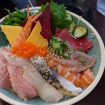 Mama M Sushi - Chirashi (regular) $35 - Japanese Near Me - Pasadena, California