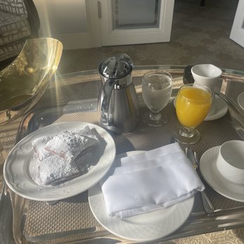 The Windsor Court - Room service beignets - Hotels Near Me - New Orleans, Louisiana The Windsor Court - Room service beignets - Hotels Near Me - New Orleans, Louisiana