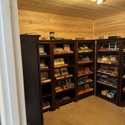 Cigara Tobacco Store - Cigar room
