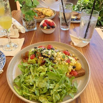 Cafe Americano - Southwest Avocado Toast & Omelette w/ potatoes - Breakfast & Brunch Near Me - Miami Beach, Florida
