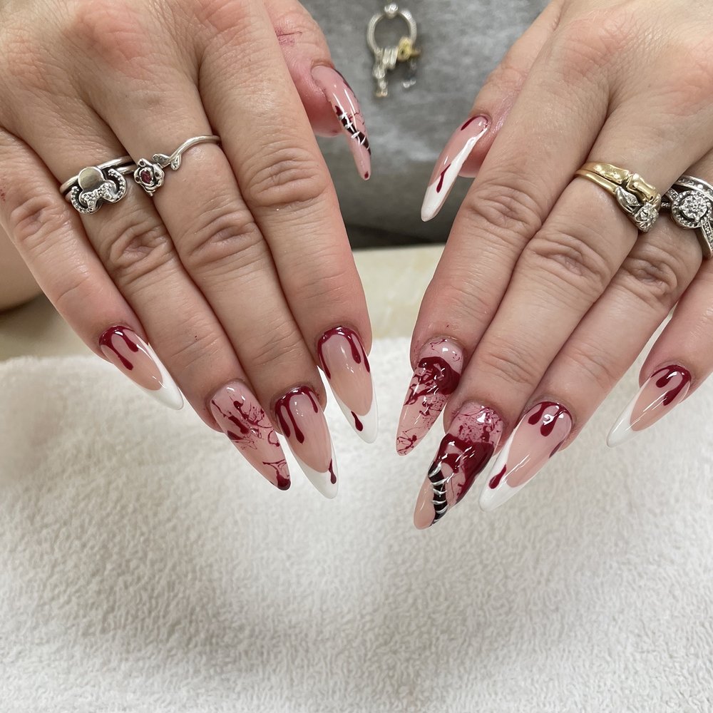 Beher Nails - Eyelash Service Near Me - Ajax, Ontario