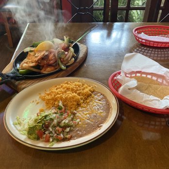 El Carpintero - Shrimp fajita - Mexican Near Me - Burbank, California El Carpintero - Shrimp fajita - Mexican Near Me - Burbank, California