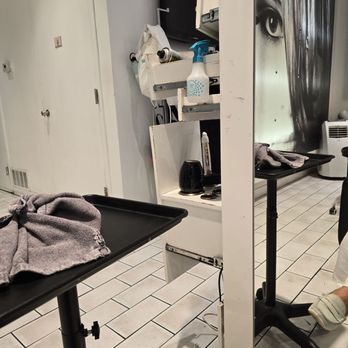 HeadQuarter Salon - Place - Hair Salons Near Me - Chicago, Illinois