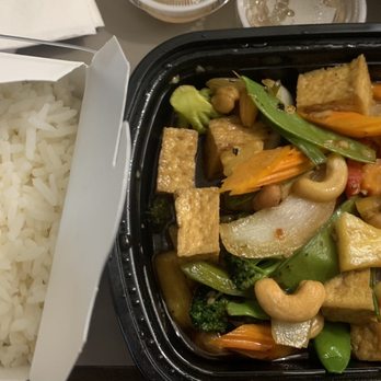Sukhothai Thai Cuisine - Tofu cashew stir fry with jasmine rice - Thai Near Me - Cincinnati, Ohio Sukhothai Thai Cuisine - Tofu cashew stir fry with jasmine rice - Thai Near Me - Cincinnati, Ohio