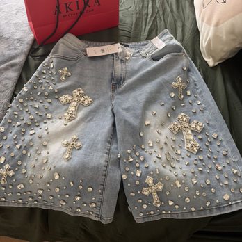 AKIRA - Accessories Near Me - Towson, Maryland AKIRA - Accessories Near Me - Towson, Maryland