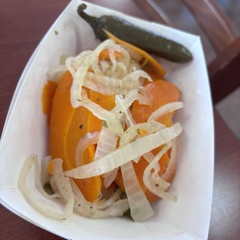 Aldanbertos - Complimentary carrots and peppers - Mexican Near Me - Spring, Texas