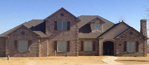 Dickerson Roofing And Foam Logo