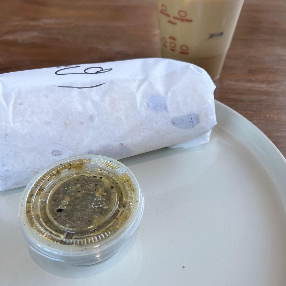 Picaresca Barra De Cafe - Ice Cafe De Olla Latte and Chicharron breakfast burrito - Coffee & Tea Near Me - Los Angeles, California Picaresca Barra De Cafe - Ice Cafe De Olla Latte and Chicharron breakfast burrito - Coffee & Tea Near Me - Los Angeles, California