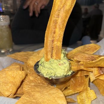 Cibus - Guacamole & Chips - Latin American Near Me - Stratford, Connecticut
