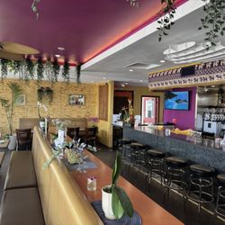 Phuket Thai Restaurant - The dining room and bar of Phuket Thai Redondo Beach.  Best Thai Restaurant in the Southbay.