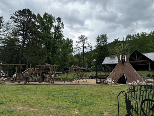 Little Arrow Outdoor Resort by null