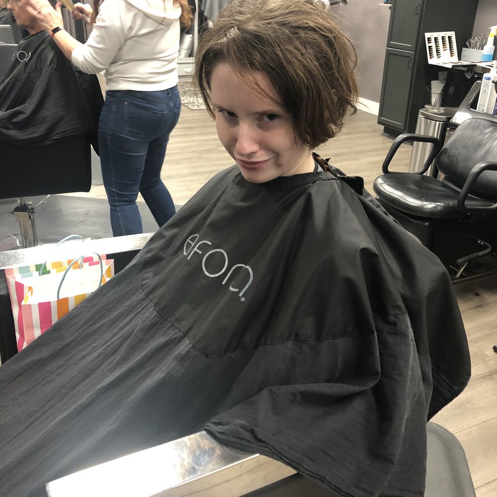 Essentials Salon LOTO - Hair Salons Near Me - Lake Ozark, Missouri