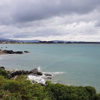 Beachhouse Restaurant - Cafes Near Me - Riverton, AUK