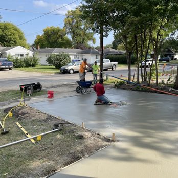 Miranda Concrete Company - Watching Miranda Concrete smooth out new driveway. - Masonry/Concrete Near Me - Fargo, North Dakota Miranda Concrete Company - Watching Miranda Concrete smooth out new driveway. - Masonry/Concrete Near Me - Fargo, North Dakota