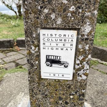 Vista House At Crown Point - Landmarks & Historical Buildings Near Me - Corbett, Oregon