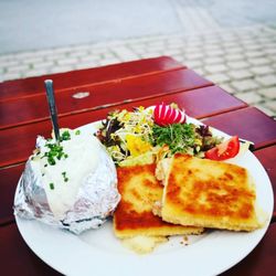 Oberstdorfer Dampfbierbrauerei - Käseschnitzel mit Kartoffel und Kräuterquark