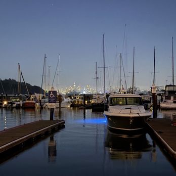 Sam's Anchor Cafe - The amazing view of the SF skyline - Seafood Near Me - Tiburon, California