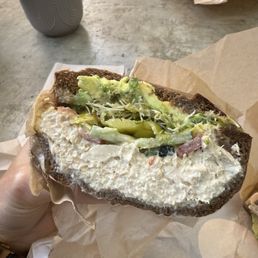 Tuna Avo Sammy