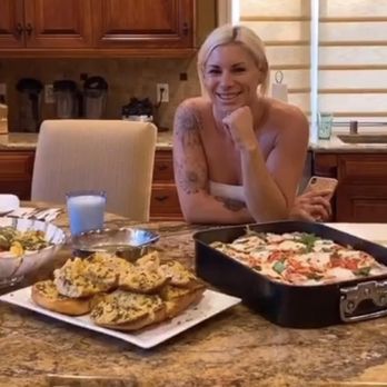 Flawless Cuisine - Cooking Lasagna (right) and Garlic Bread (middle) + salad (left) - Caterers Near Me Flawless Cuisine - Cooking Lasagna (right) and Garlic Bread (middle) + salad (left) - Caterers Near Me