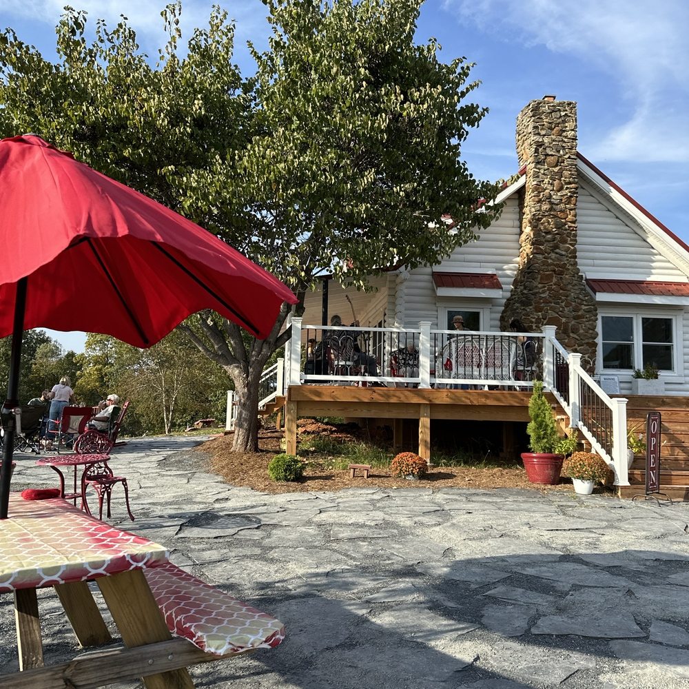 Eagle Zen Winery - Wineries Near Me - Dillwyn, Virginia