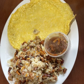 Eggs 'n Things - Waikiki Beach Eggspress - Ham & Cheese Omelet - Breakfast & Brunch Near Me - Honolulu, Hawaii