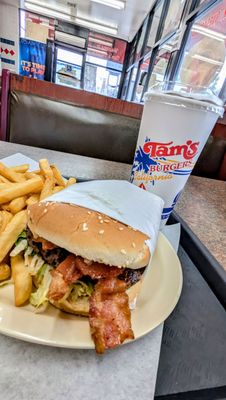 Tam's Burgers by null