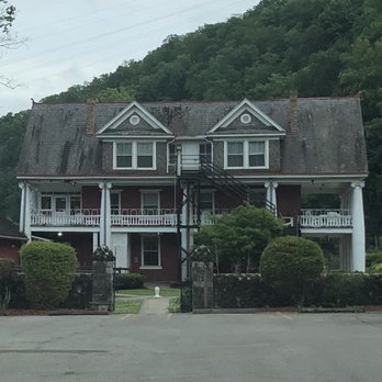 Glen Ferris Inn - Glen Ferris Inn falling apart - Hotels Near Me - Glen Ferris, West Virginia Glen Ferris Inn - Glen Ferris Inn falling apart - Hotels Near Me - Glen Ferris, West Virginia