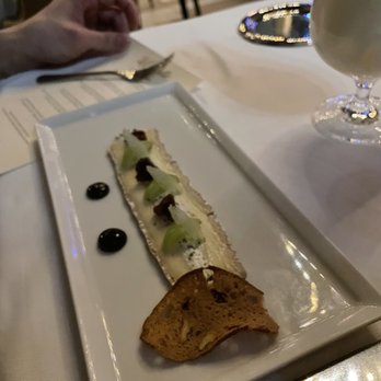 Galvin La Chapelle - Brie and grape desert - French Near Me - London, XGL Galvin La Chapelle - Brie and grape desert - French Near Me - London, XGL