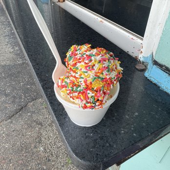 Dairy Freeze - Cookie dough with rainbow sprinkles - Ice Cream & Frozen Yogurt Near Me - Quincy, Massachusetts