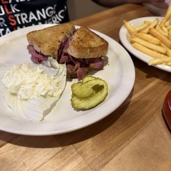 Luis's Garden Grill - Pastrami sandwich with fries - American Near Me - Tampa, Florida