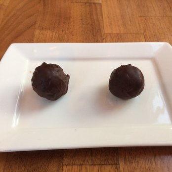 Trummer's On Main - Complimentary Truffles - New American Near Me - Clifton, Virginia