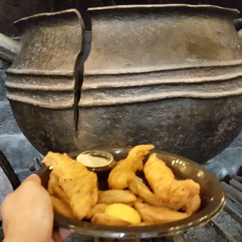 Leaky Cauldron™ - The Actual Leaky Cauldron (03/04/20). @UniversalOrlando #Orlando #Florida @HarryPotter - British Near Me - Orlando, Florida