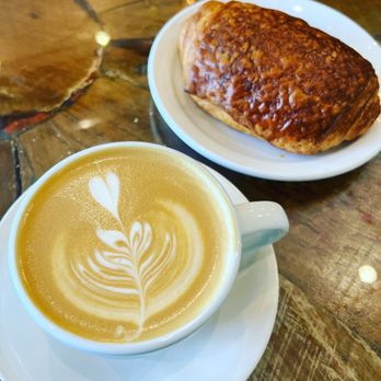 Coffee Plant Roaster - Latte and a chocolate croissant - Coffee & Tea Near Me - Eugene, Oregon