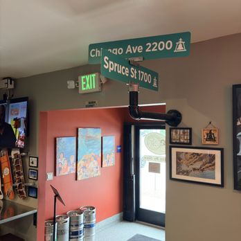 SF Hole In The Wall Pizza - Inside - Pizza Near Me - Riverside, California