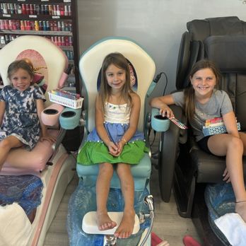 Fabulash Nails & Day Spa - Eyelash Service Near Me - Rocklin, California